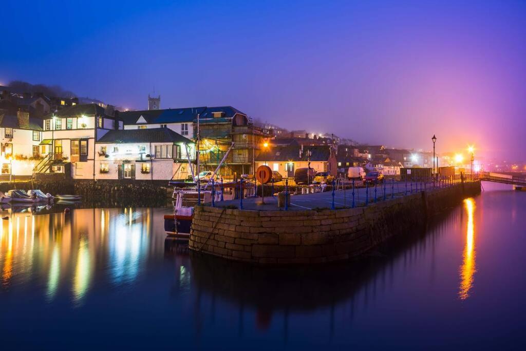 The Nest, Central Falmouth, 10 Mins To The Beaches And Off Street Parking ภายนอก รูปภาพ